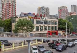 四川防霉仿木河道护栏安装